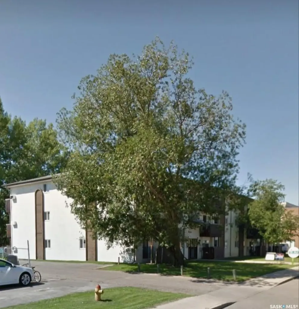 2309 17th Street W Saskatoon SK S7M 4R1