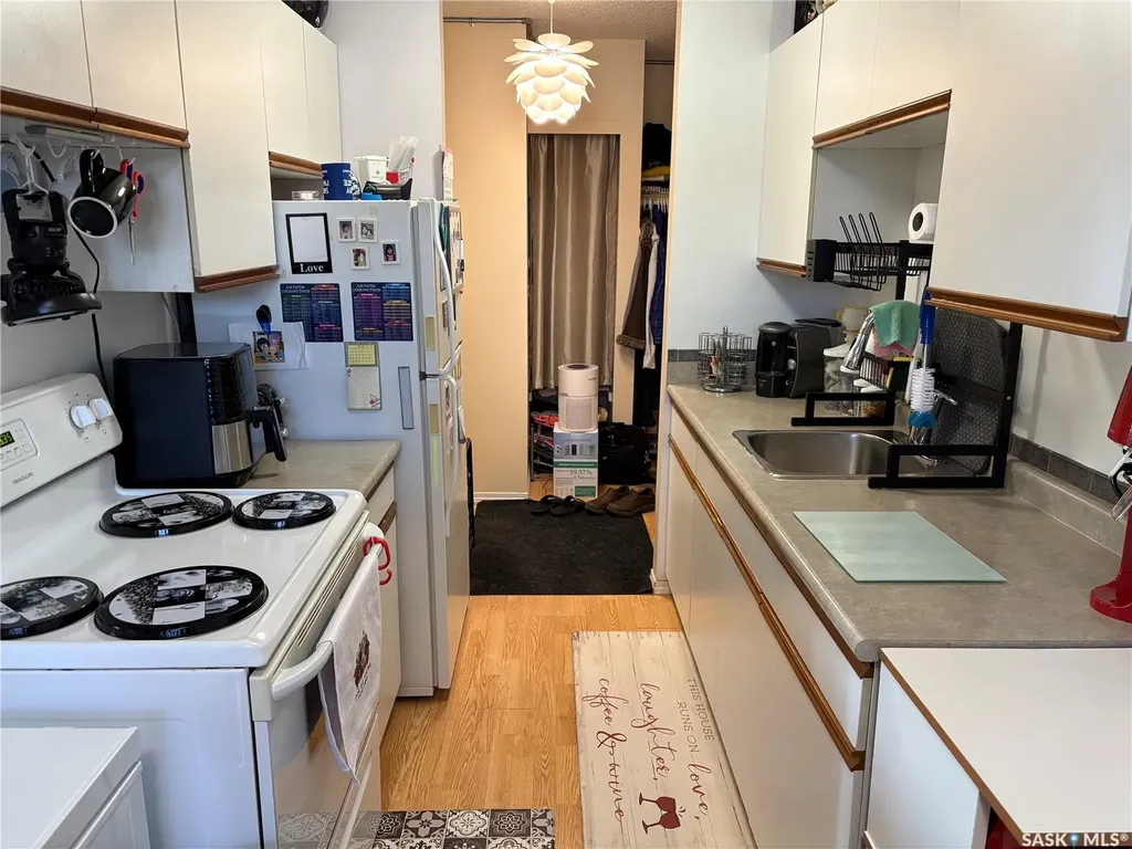 2309 17th Street W Saskatoon SK S7M 4R1