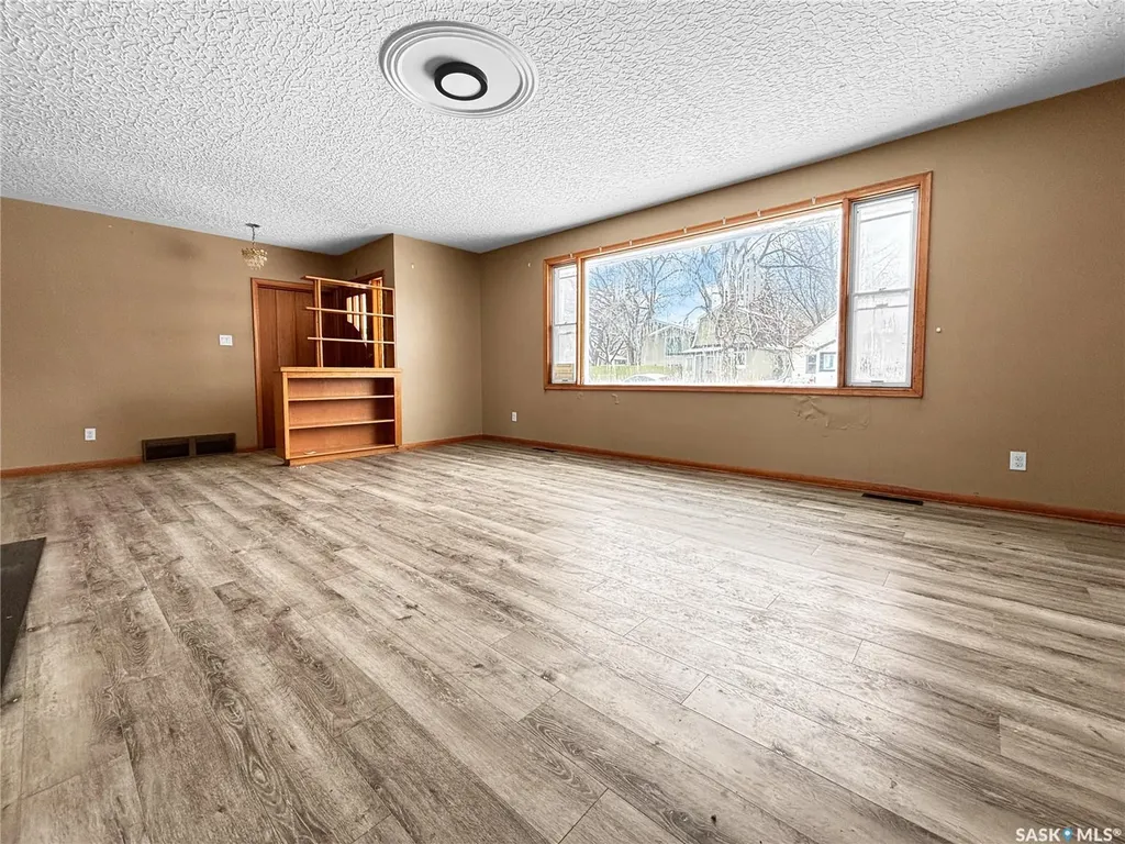 1623 19th Street W Saskatoon SK S7M 1C5