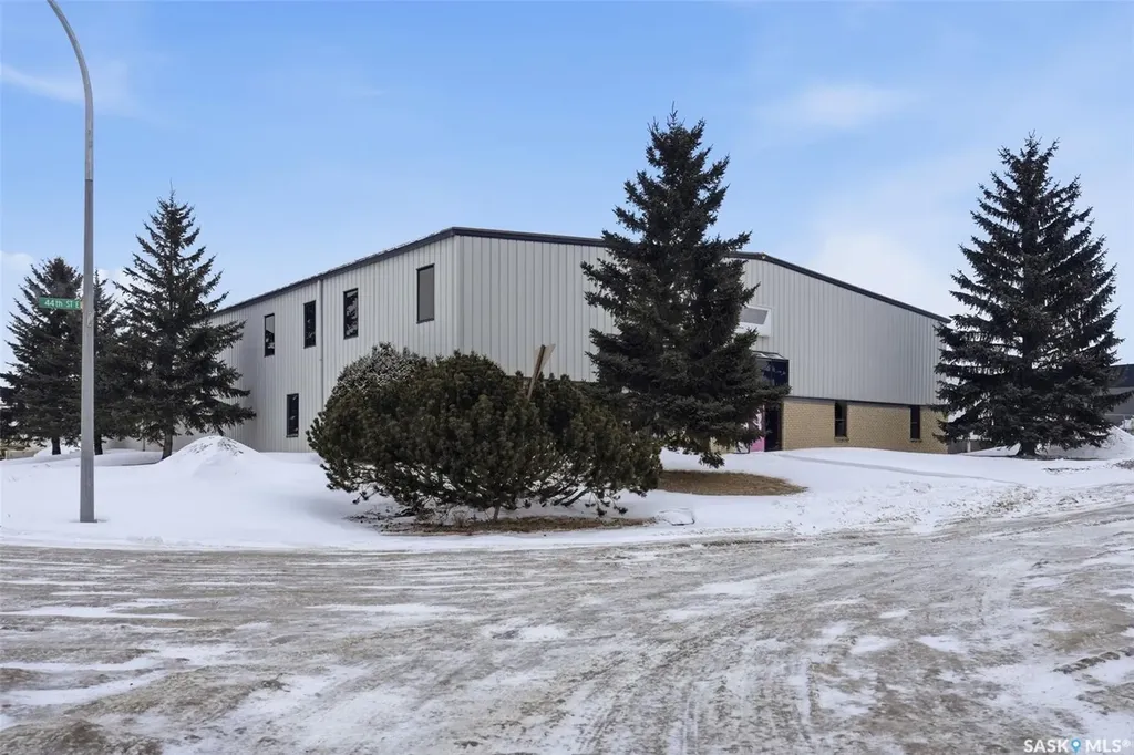 210 44th Street E Saskatoon SK S7K 8A7
