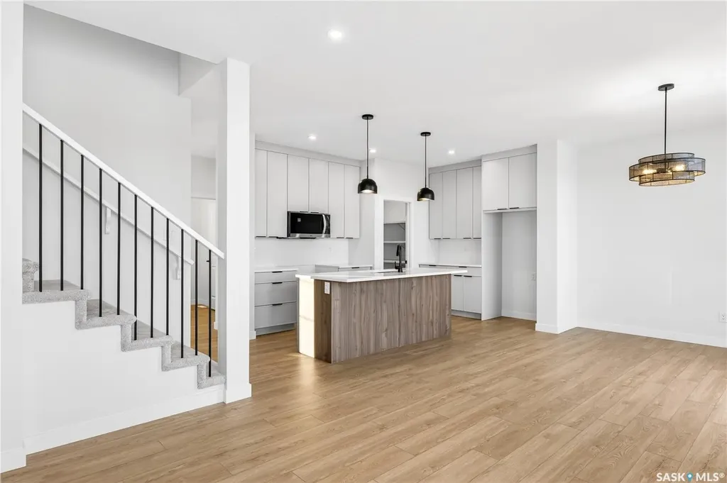 283 Nazarali Way Saskatoon SK S7V 1X6