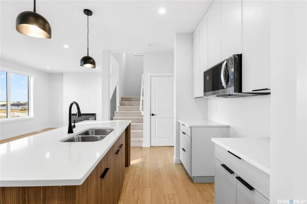 283 Nazarali Way Saskatoon SK S7V 1X6