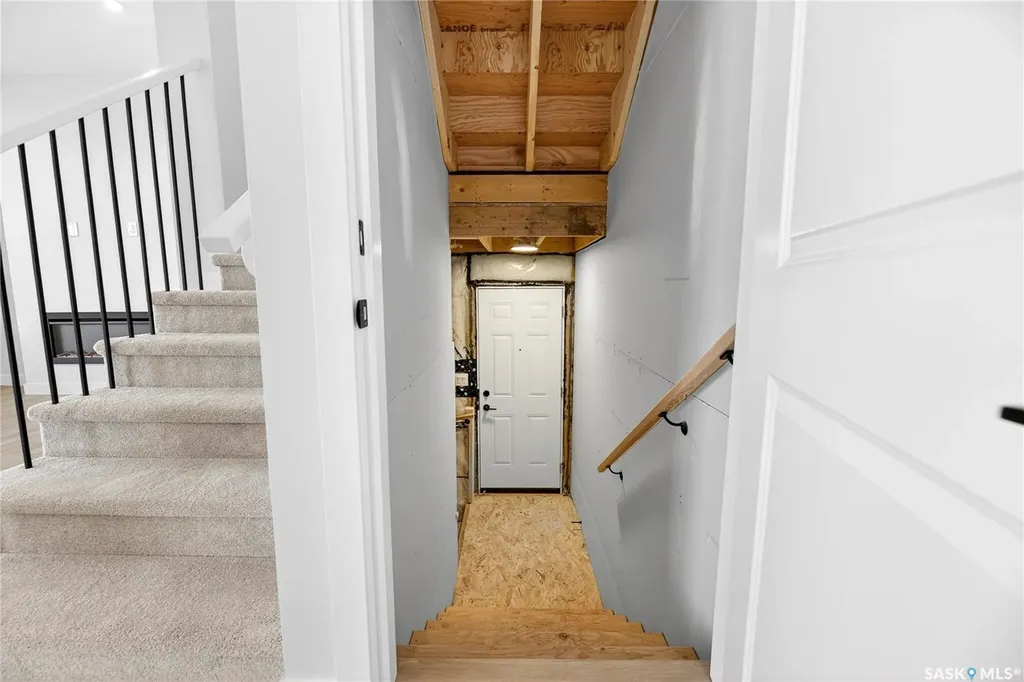 283 Nazarali Way Saskatoon SK S7V 1X6