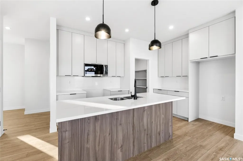 283 Nazarali Way Saskatoon SK S7V 1X6