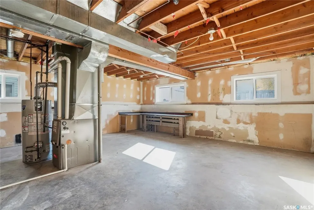 121 Olmstead Road Saskatoon SK S7M 4L9