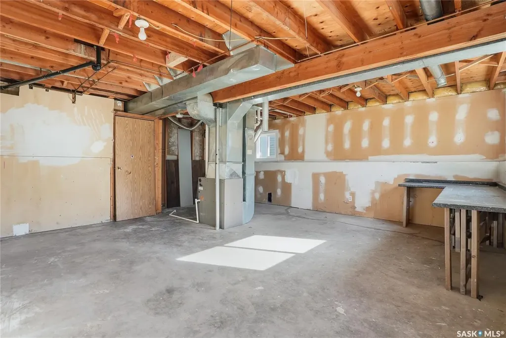 121 Olmstead Road Saskatoon SK S7M 4L9