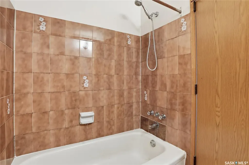 121 Olmstead Road Saskatoon SK S7M 4L9