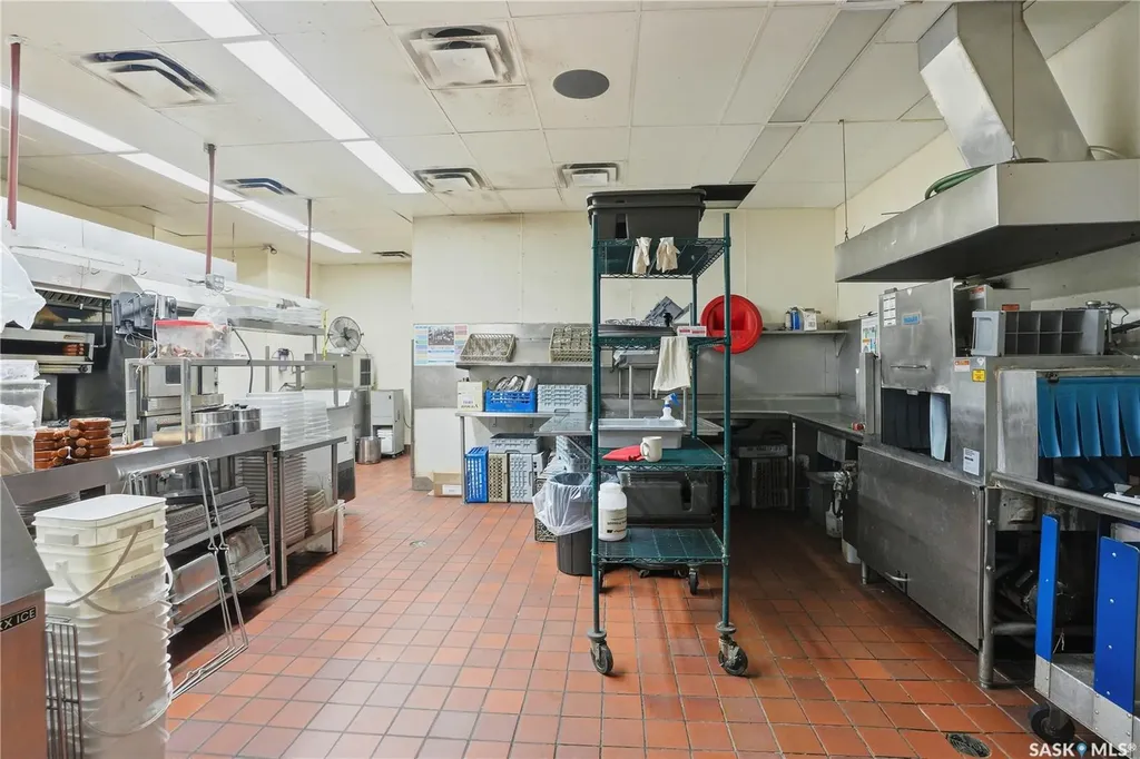 2806 8th Street E Saskatoon SK S7H 1A9