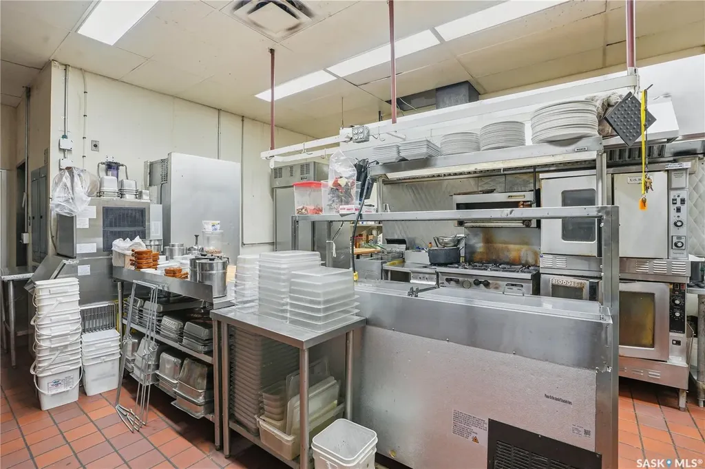 2806 8th Street E Saskatoon SK S7H 1A9