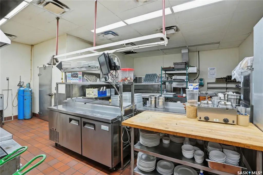 2806 8th Street E Saskatoon SK S7H 1A9