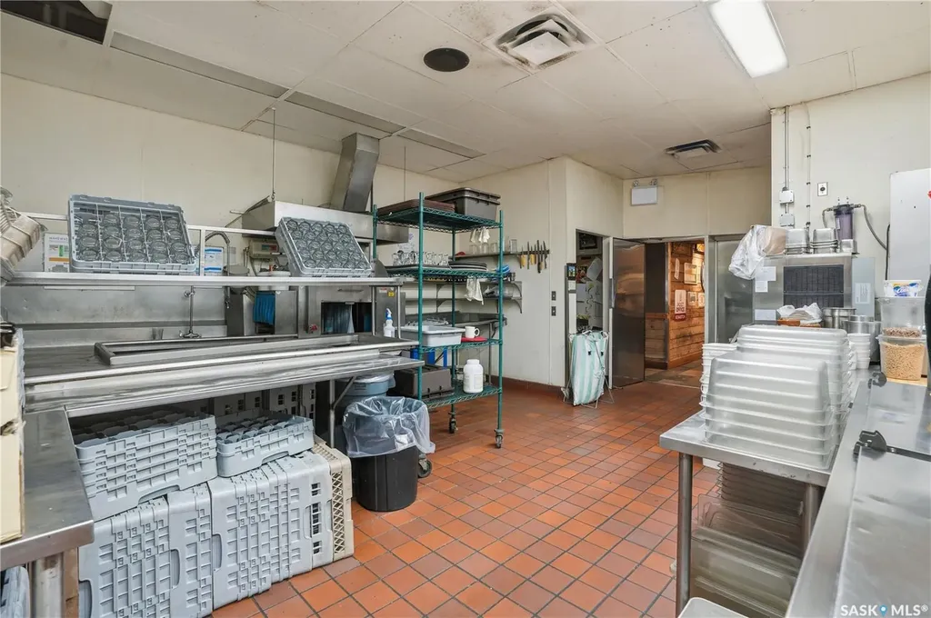 2806 8th Street E Saskatoon SK S7H 1A9