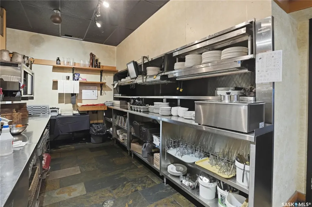 2806 8th Street E Saskatoon SK S7H 1A9