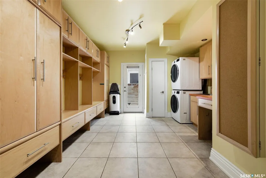 3606 Selinger Crescent Regina SK S4V 2H6