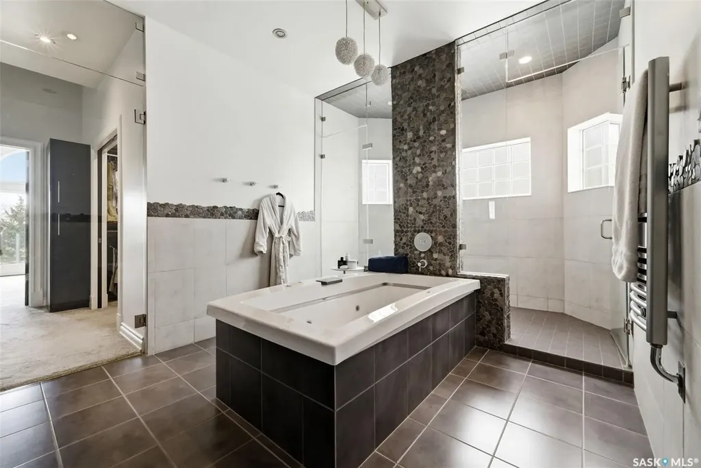 3606 Selinger Crescent Regina SK S4V 2H6