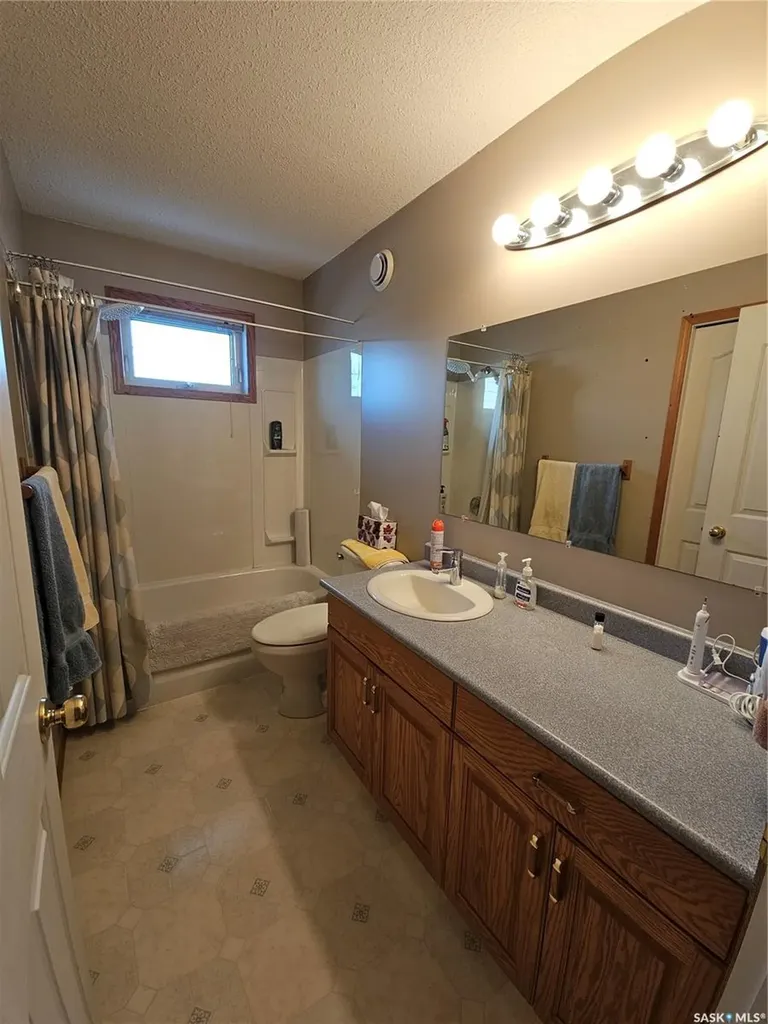 260 5th Avenue E Unity SK S0K 4L0