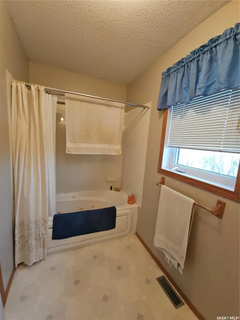 260 5th Avenue E Unity SK S0K 4L0