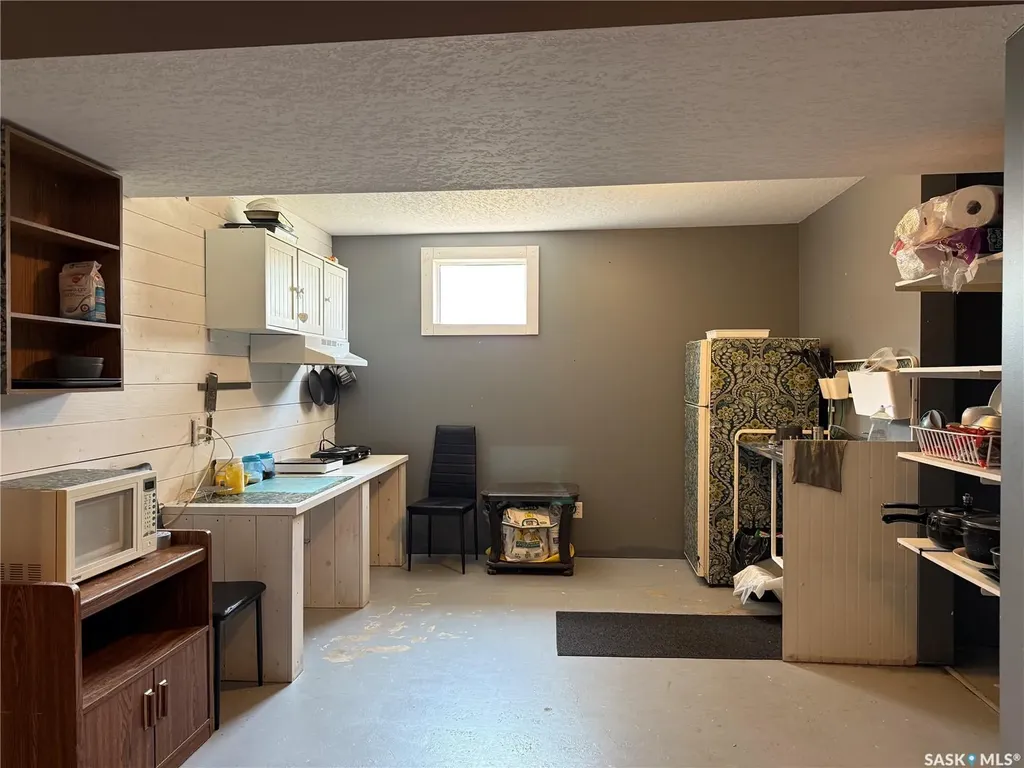 518 3rd Avenue W Meadow Lake SK S9X 1B3