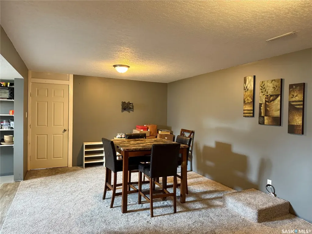 518 3rd Avenue W Meadow Lake SK S9X 1B3