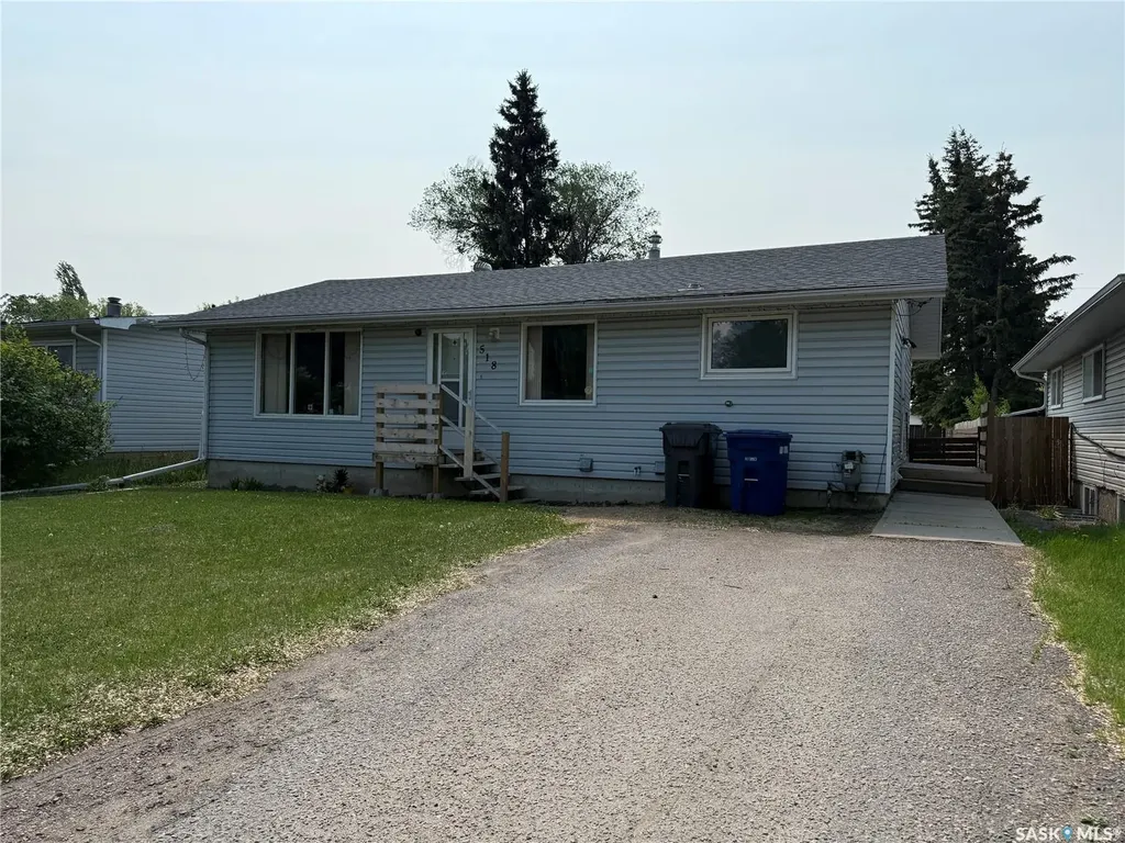 518 3rd Avenue W Meadow Lake SK S9X 1B3