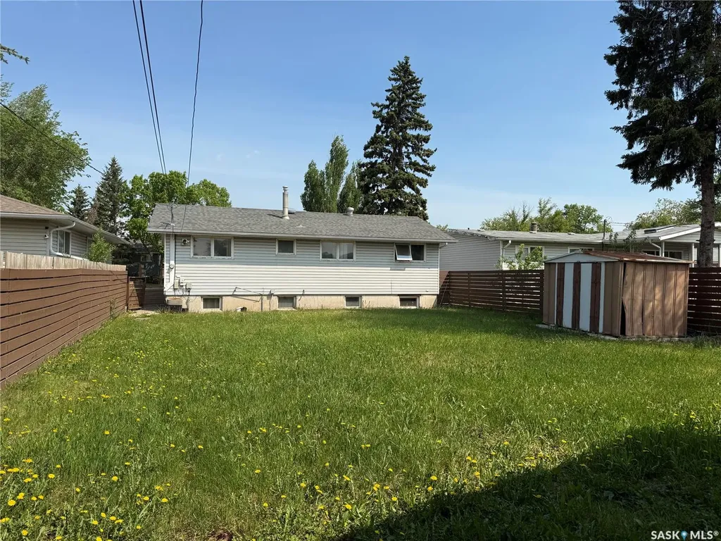 518 3rd Avenue W Meadow Lake SK S9X 1B3