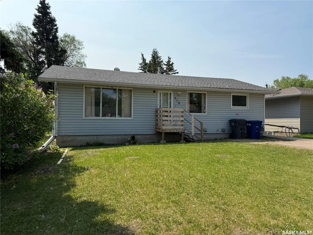 518 3rd Avenue W Meadow Lake SK S9X 1B3