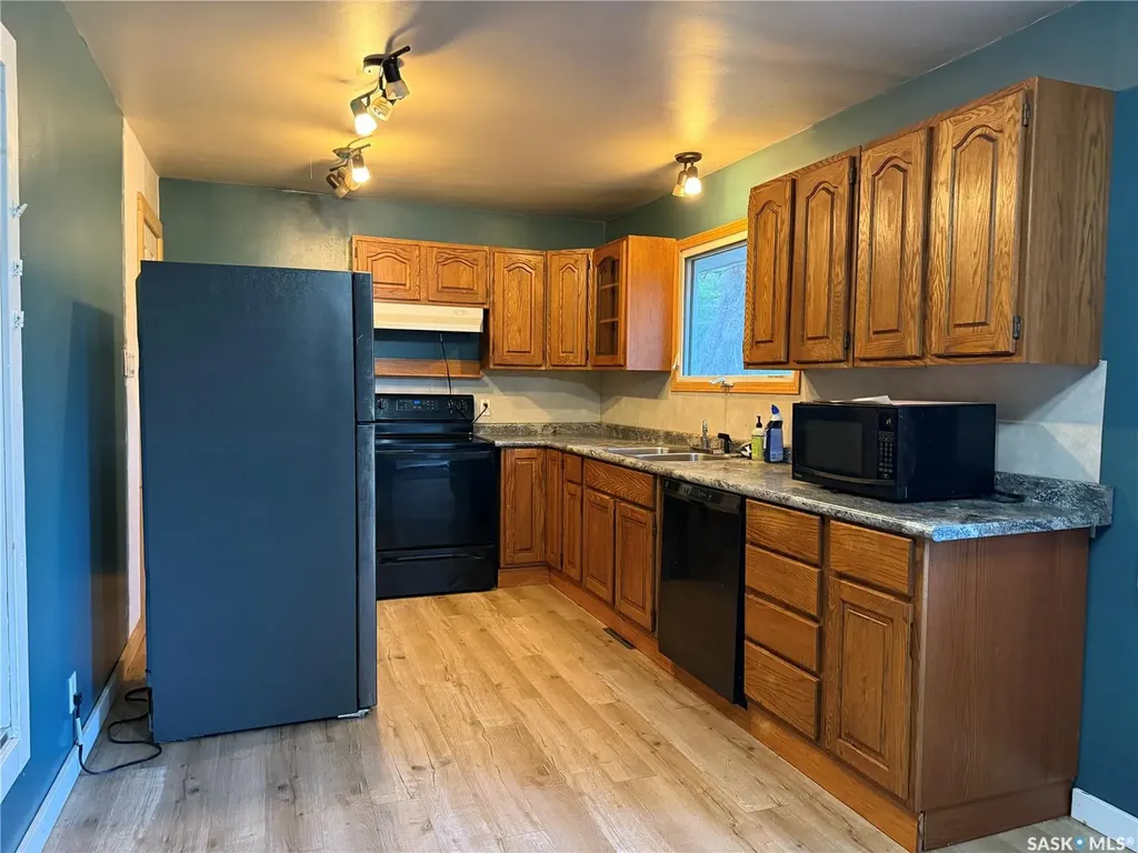 518 3rd Avenue W Meadow Lake SK S9X 1B3
