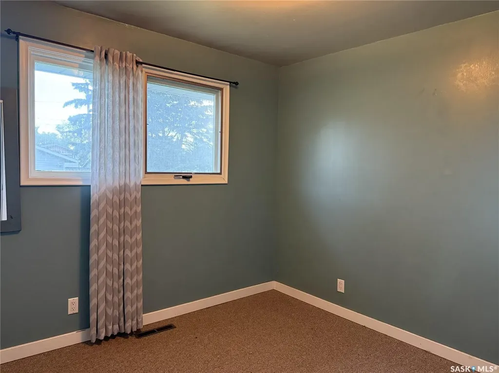 518 3rd Avenue W Meadow Lake SK S9X 1B3