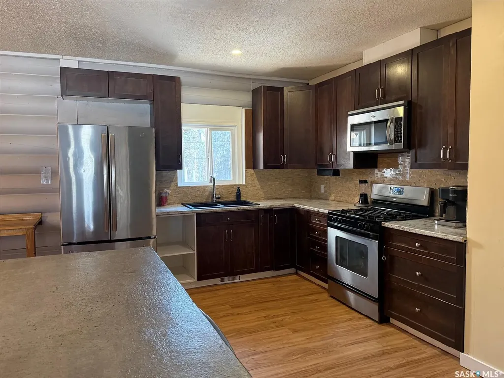 804 Studer Street La Ronge SK S0J 1L0