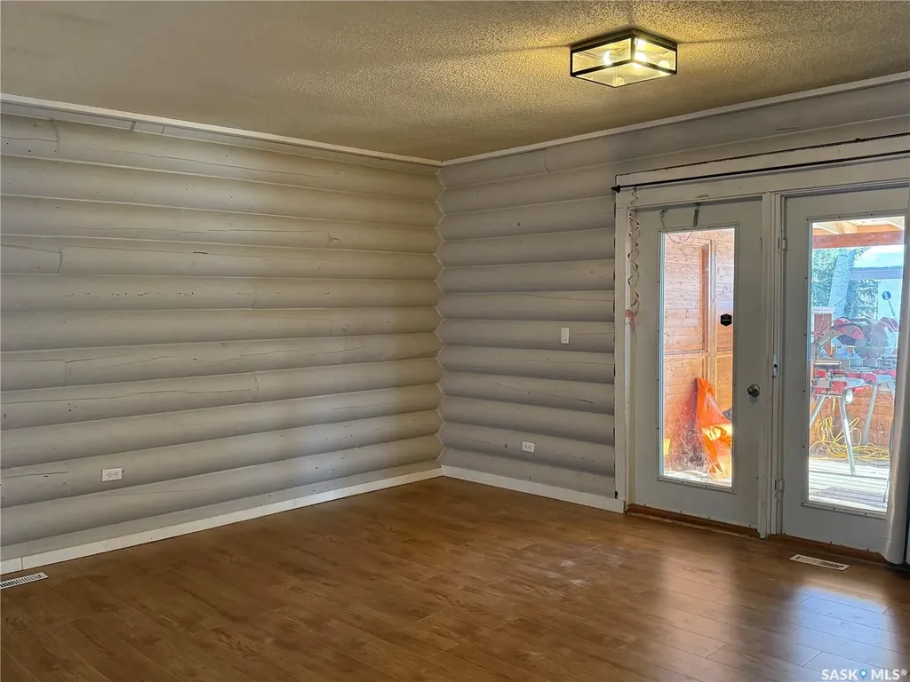 804 Studer Street La Ronge SK S0J 1L0