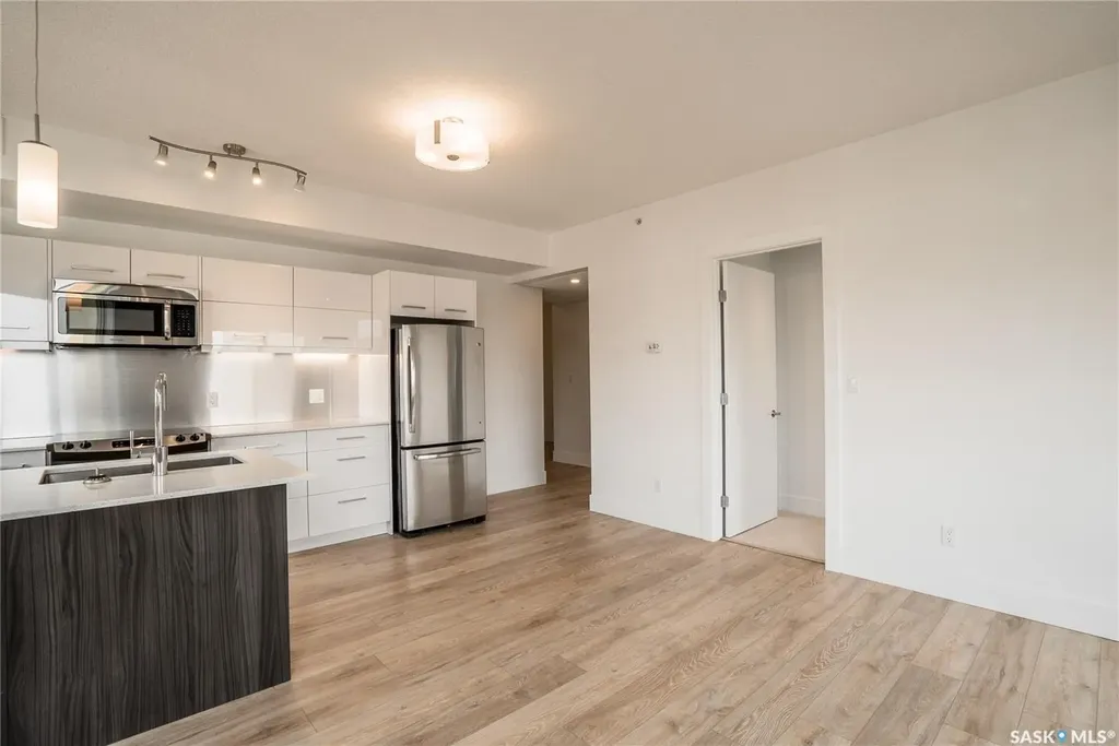 409 B Avenue S Saskatoon SK S7M 5M8