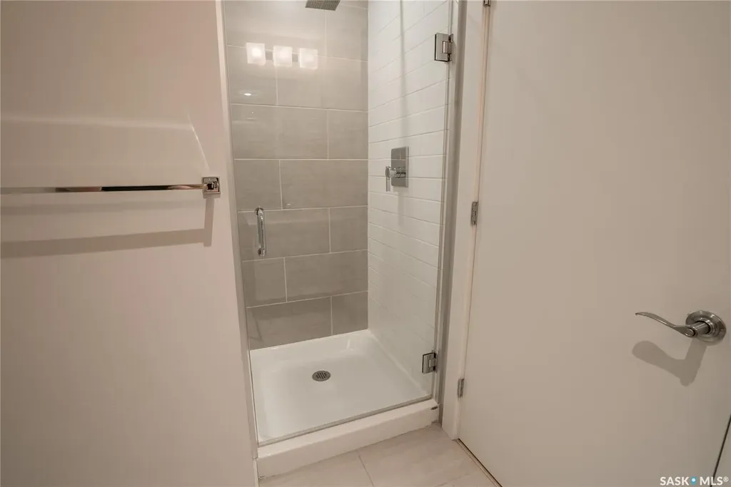 409 B Avenue S Saskatoon SK S7M 5M8