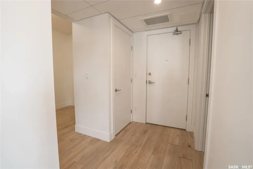 409 B Avenue S Saskatoon SK S7M 5M8