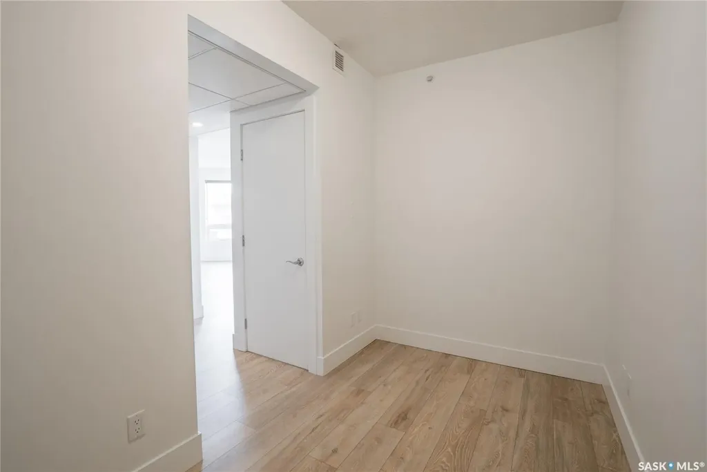 409 B Avenue S Saskatoon SK S7M 5M8