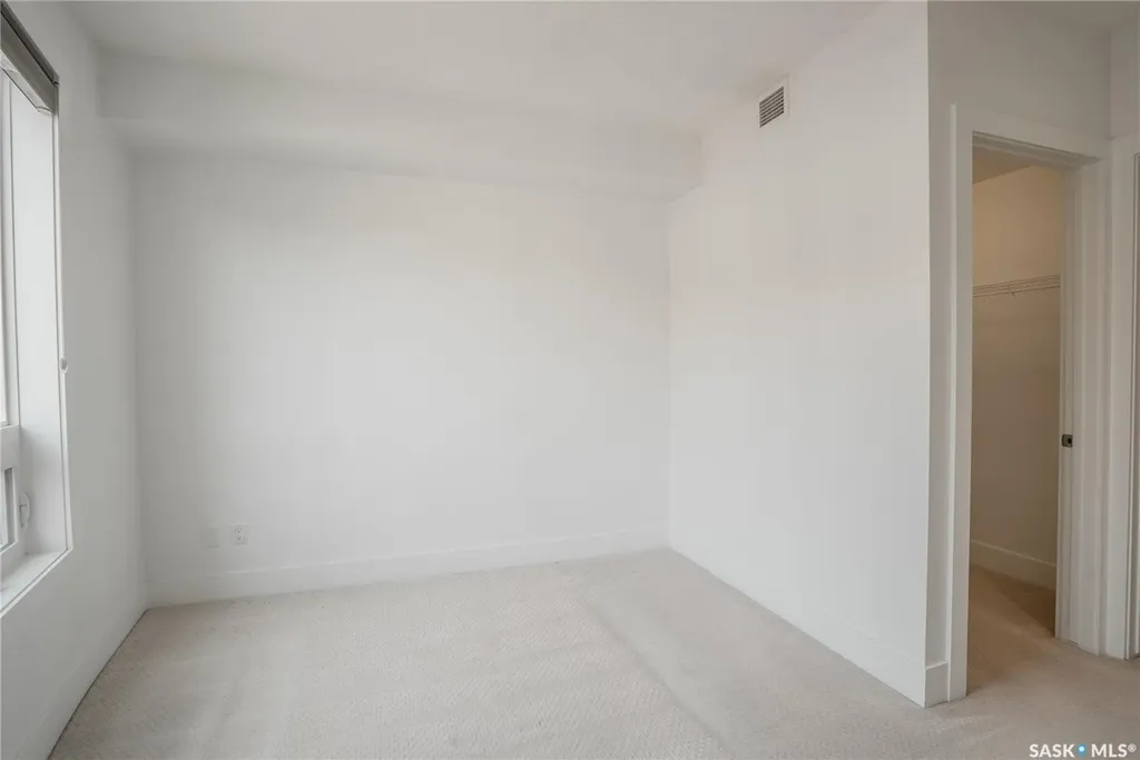 409 B Avenue S Saskatoon SK S7M 5M8
