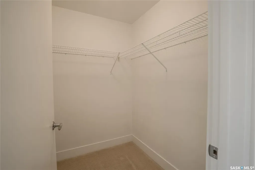 409 B Avenue S Saskatoon SK S7M 5M8
