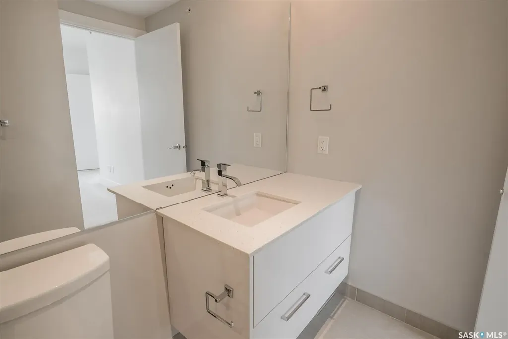 409 B Avenue S Saskatoon SK S7M 5M8