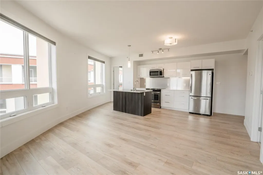 409 B Avenue S Saskatoon SK S7M 5M8