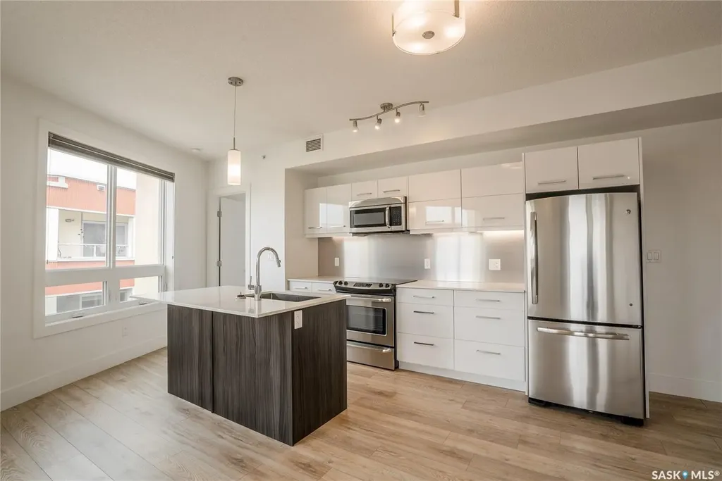 409 B Avenue S Saskatoon SK S7M 5M8