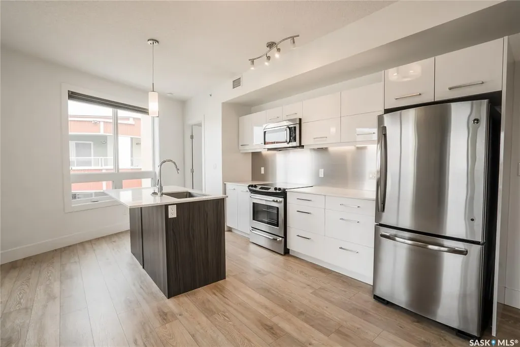 409 B Avenue S Saskatoon SK S7M 5M8