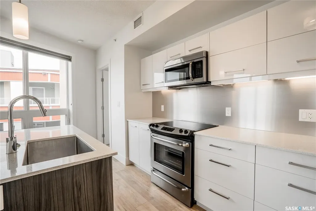 409 B Avenue S Saskatoon SK S7M 5M8