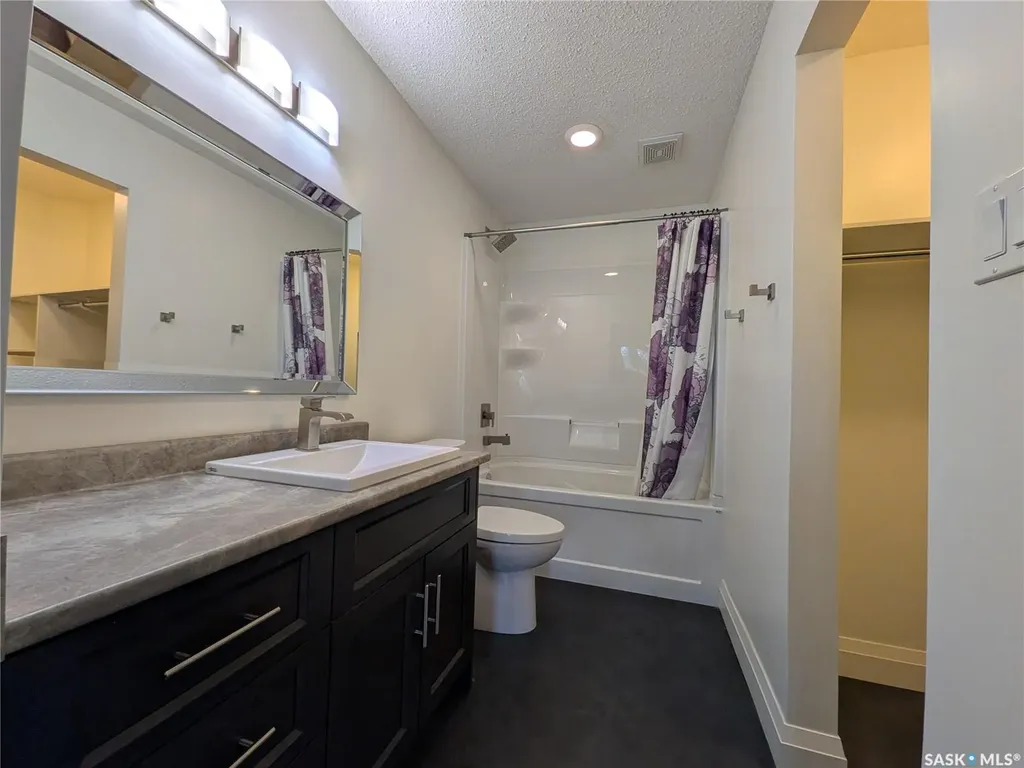921 Main Street E Saskatoon SK S7H 0K5