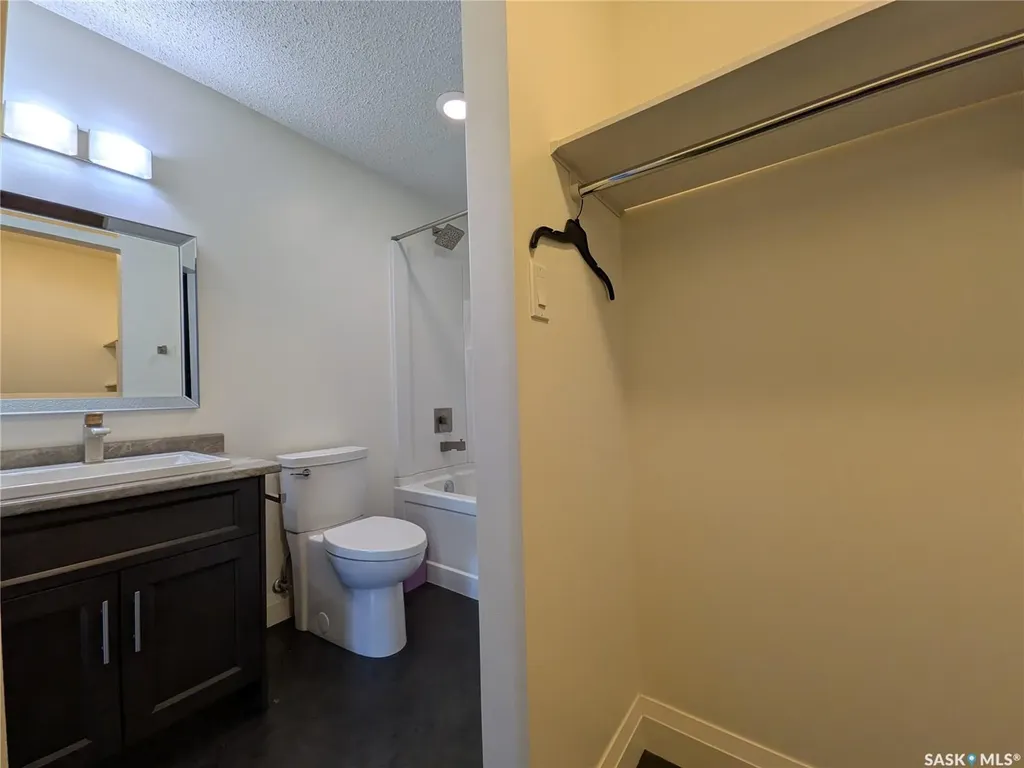 921 Main Street E Saskatoon SK S7H 0K5