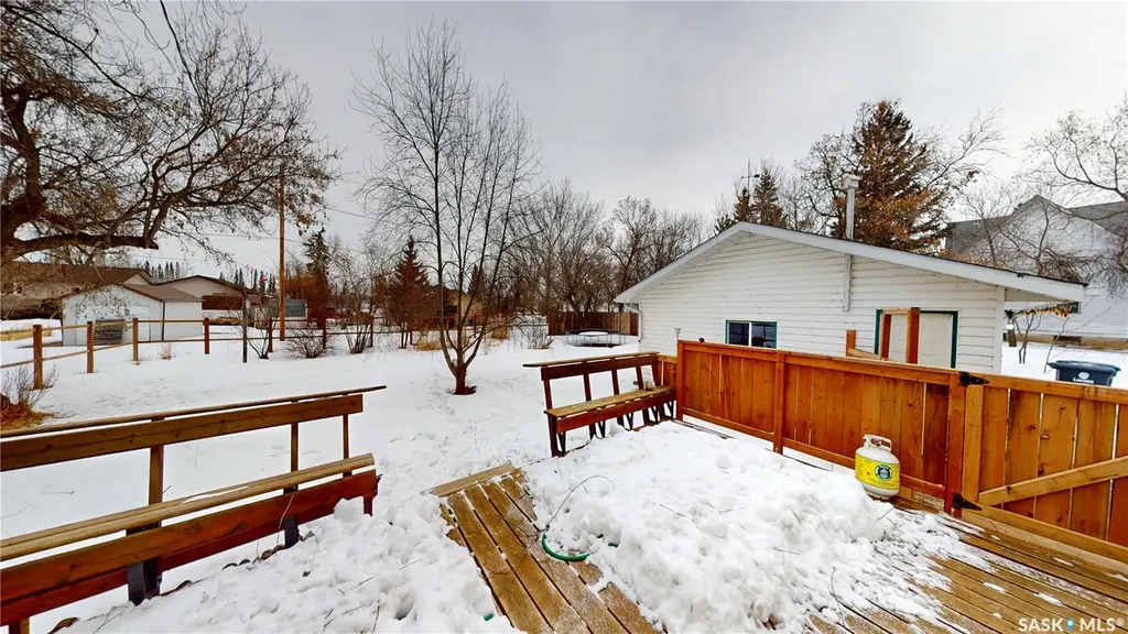 107 3rd Avenue Scott SK S0K 4A0