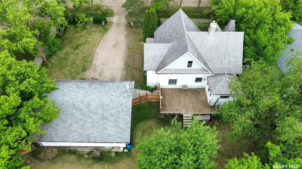 107 3rd Avenue Scott SK S0K 4A0