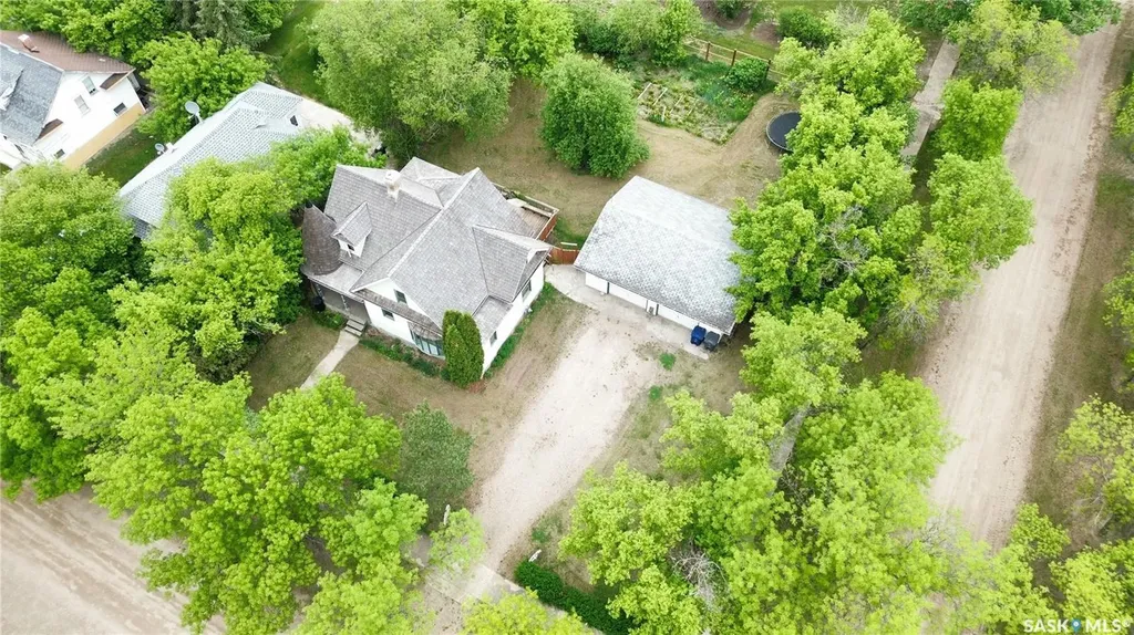 107 3rd Avenue Scott SK S0K 4A0