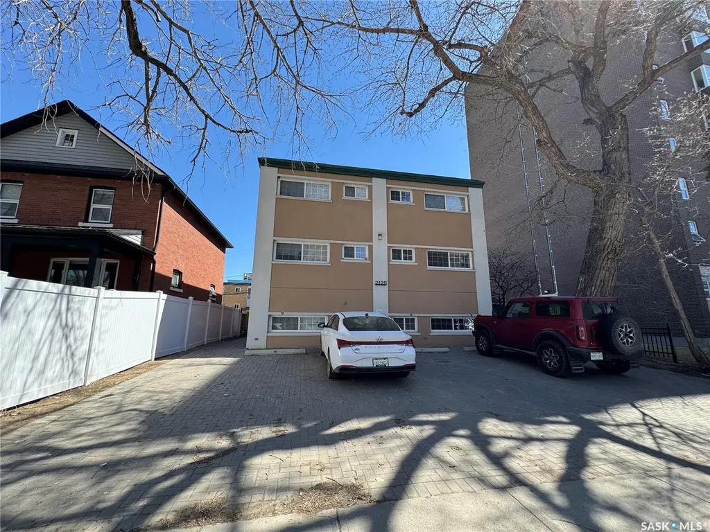 2125 Lorne Street Regina SK S4P 2M6