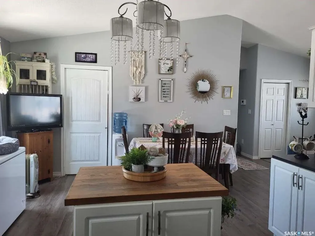 210 Douglas Place Waseca SK S0M 3A0