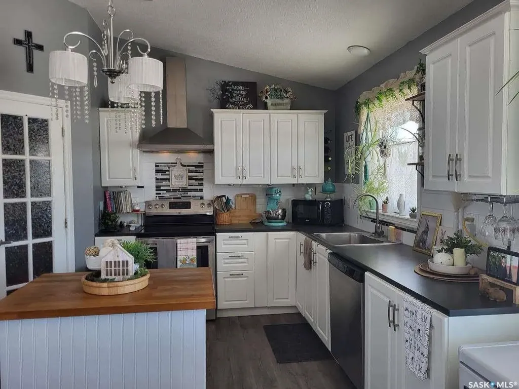 210 Douglas Place Waseca SK S0M 3A0