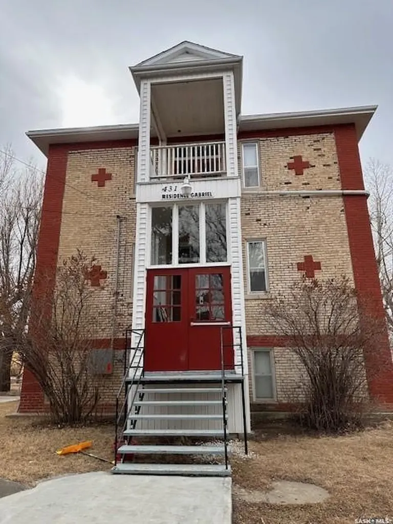 401 1st Avenue Ponteix SK S0N 1Z0