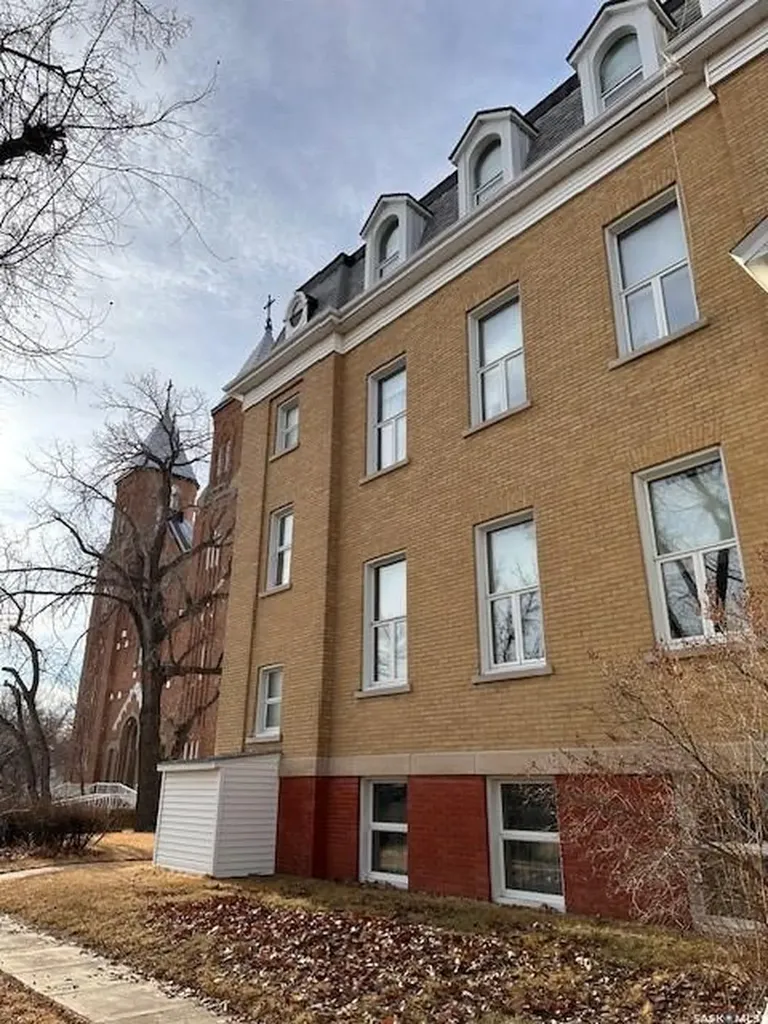 401 1st Avenue Ponteix SK S0N 1Z0